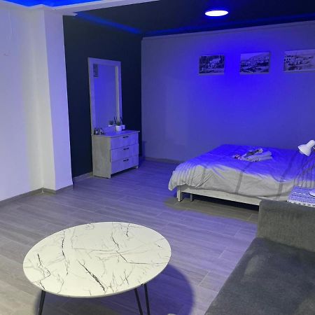 חדרי לייבל Label Rooms Blue & Red Tiberias Eksteriør billede