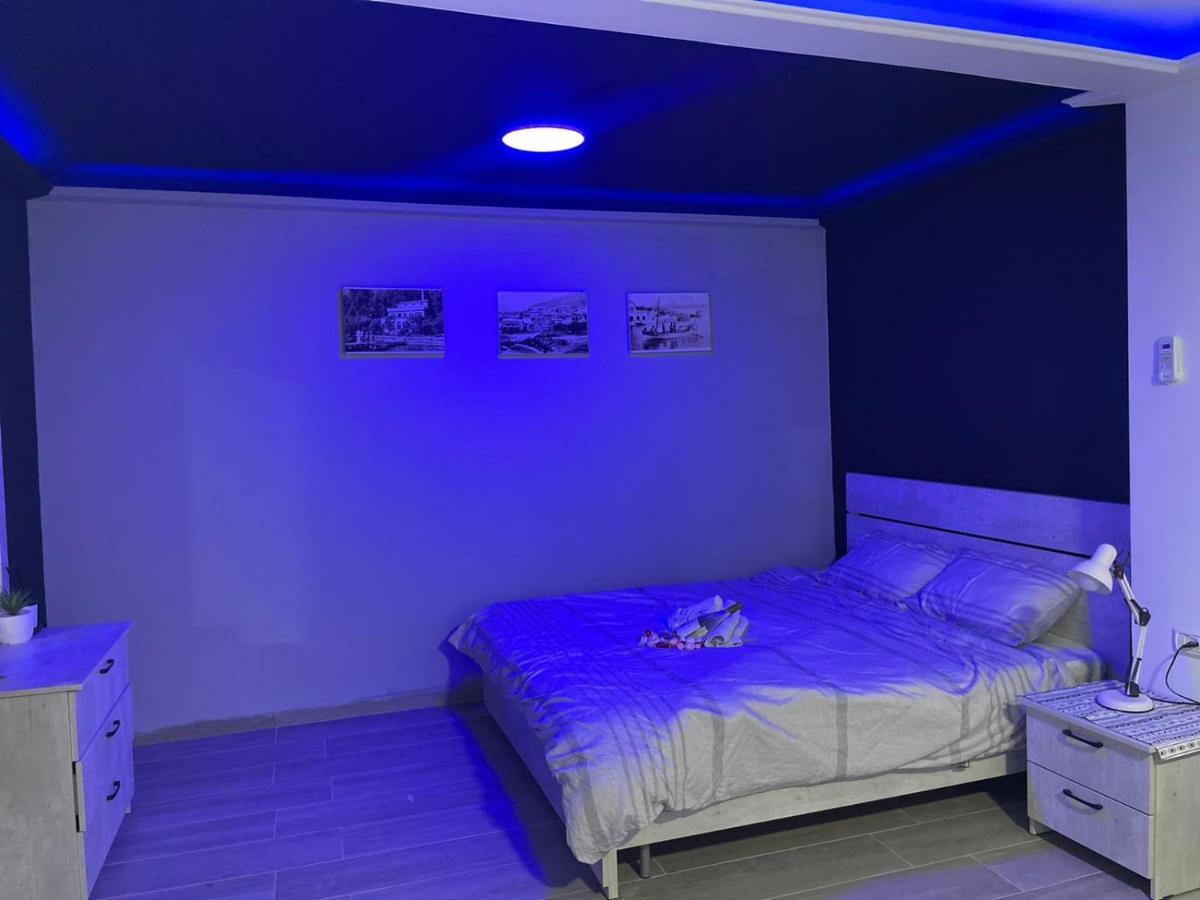 חדרי לייבל Label Rooms Blue & Red Tiberias Eksteriør billede