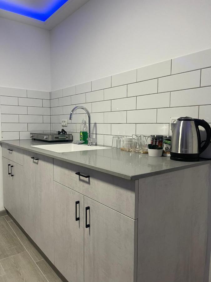 חדרי לייבל Label Rooms Blue & Red Tiberias Eksteriør billede