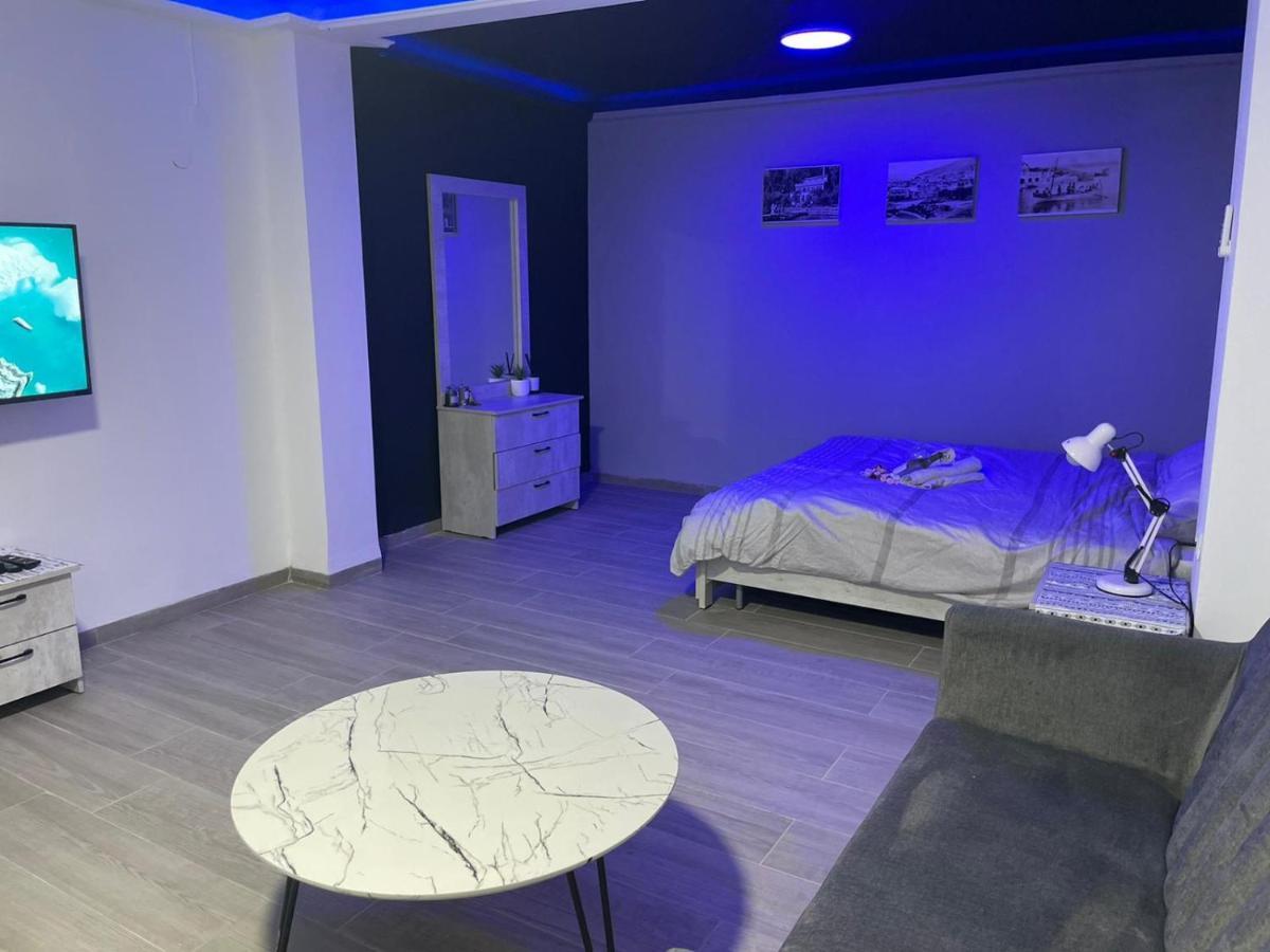 חדרי לייבל Label Rooms Blue & Red Tiberias Eksteriør billede